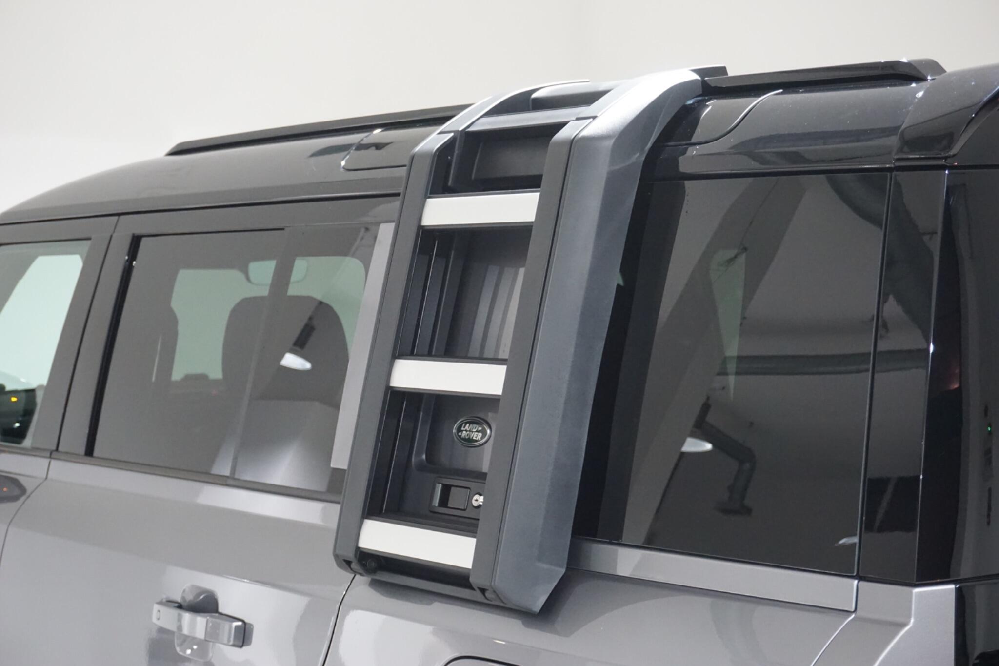Land Rover Defender 110 2.0 P400e 15.4kWh X-Dynamic SE SUV 5dr Petrol Plug-in Hybrid Auto 4WD Euro 6 (s/s) (404 ps)